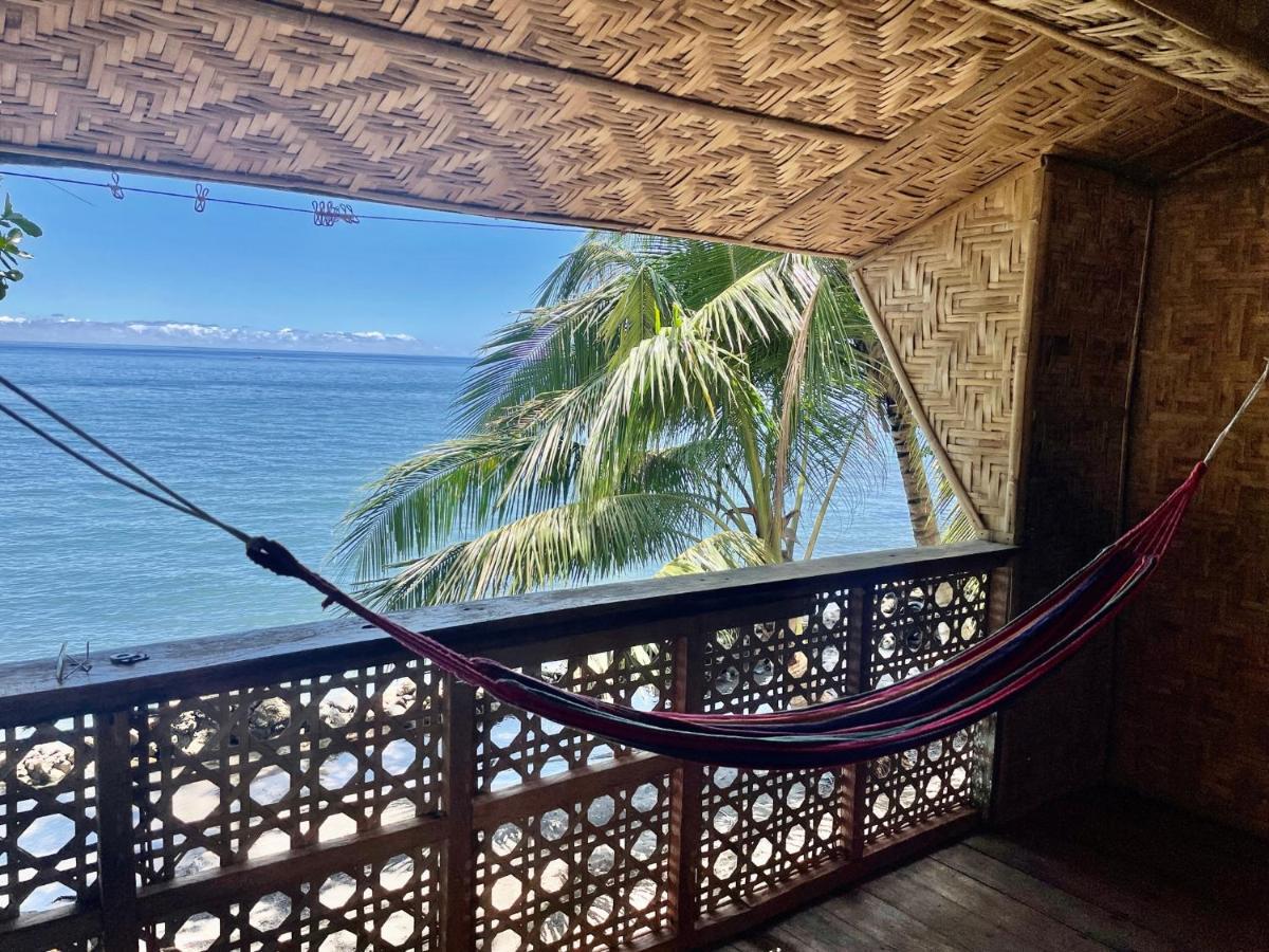 Borbon'S Treehouse By The Sea Bed & Breakfast Mambajao Ngoại thất bức ảnh