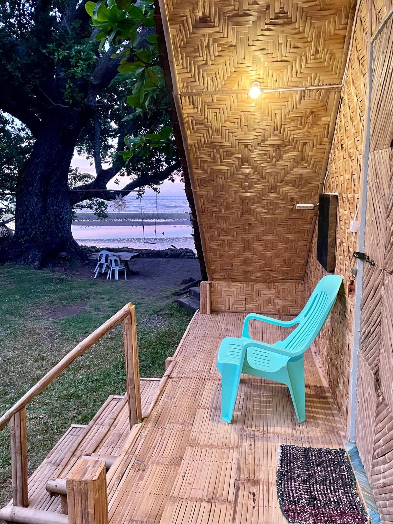 Borbon'S Treehouse By The Sea Bed & Breakfast Mambajao Ngoại thất bức ảnh